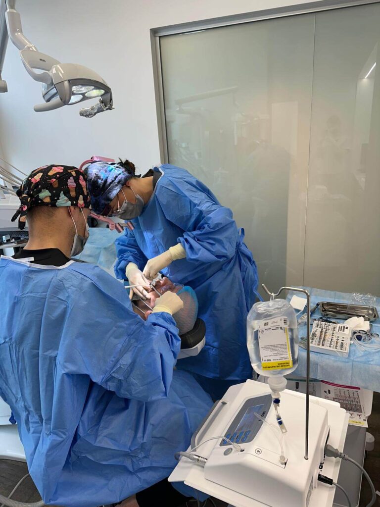 implanty zębów w klinice Dental Room w Łodzi